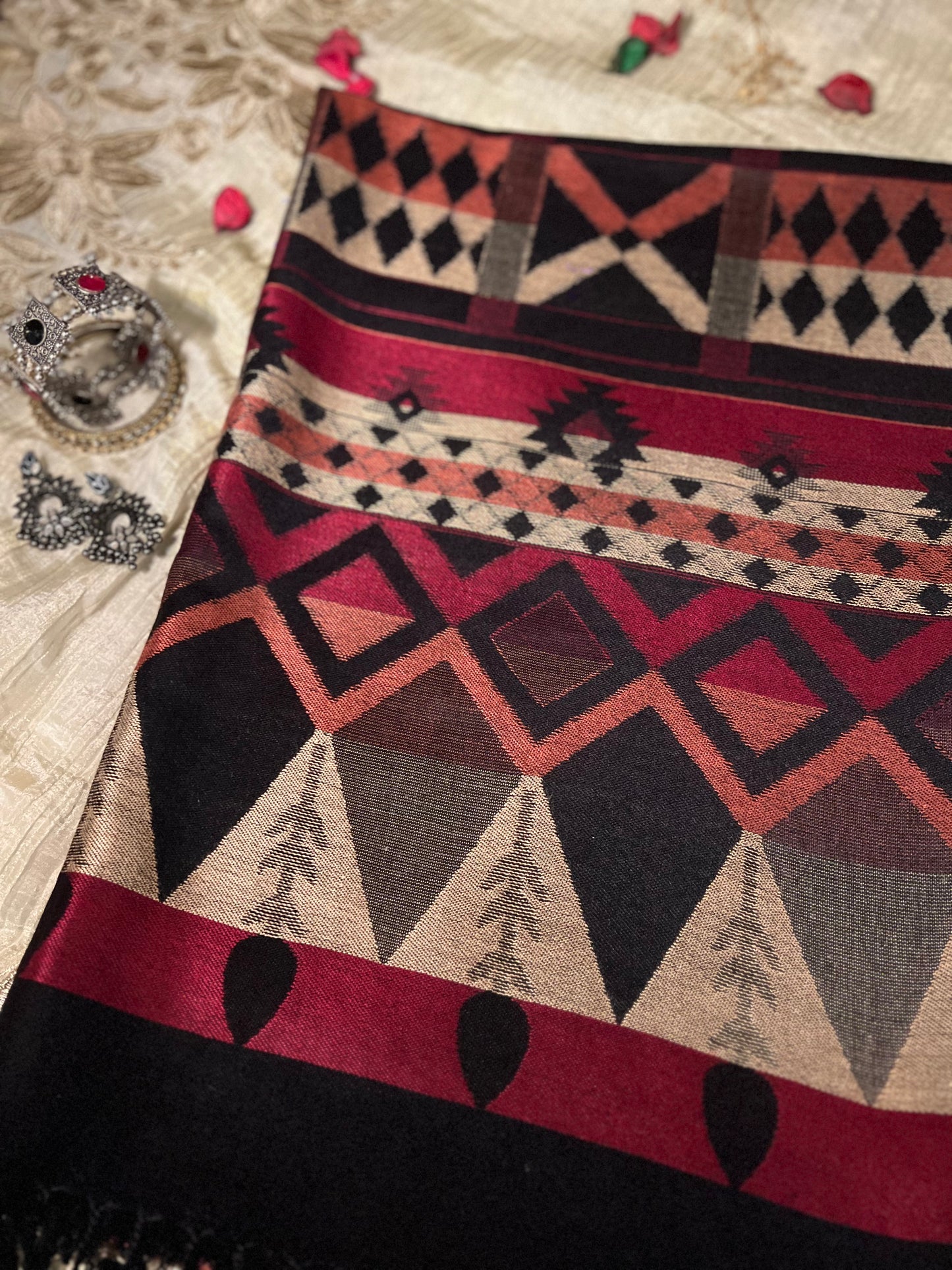 Black Jack - Premium Woollen Stole